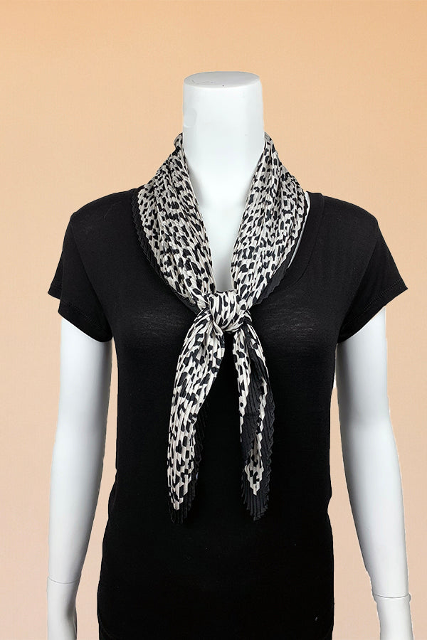 FennySun Women Fashion Pleated Design Leopard Print Square Scarf